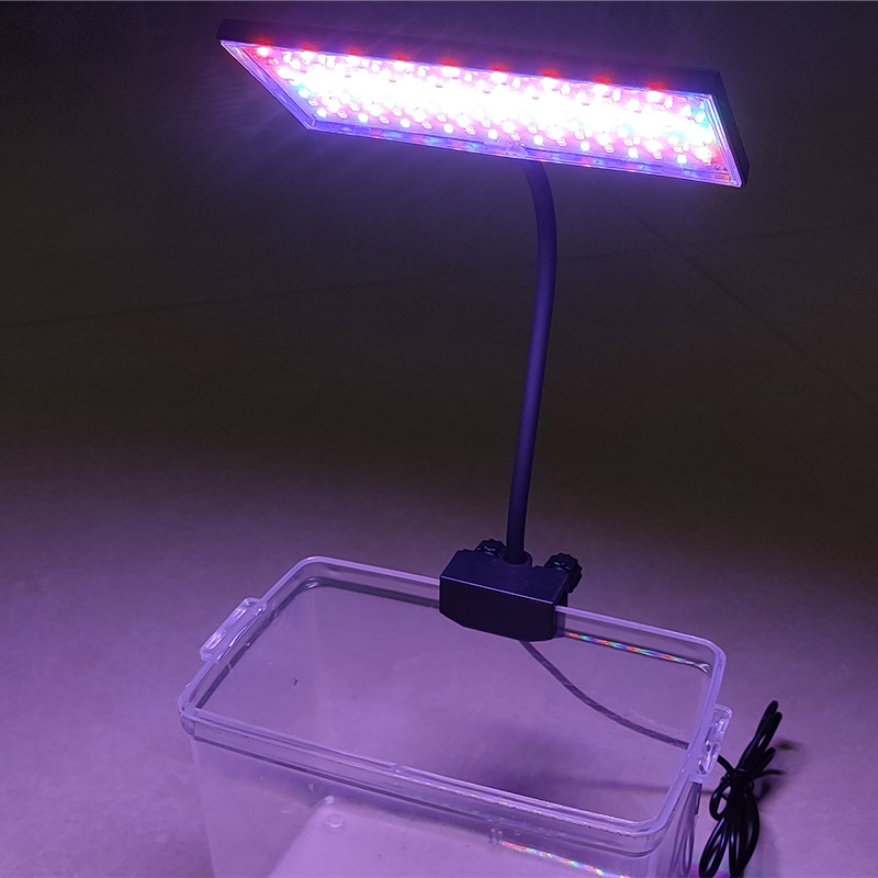 Lampada per acquario regolabil - Aquarium Plant Iron recensione e prezzo