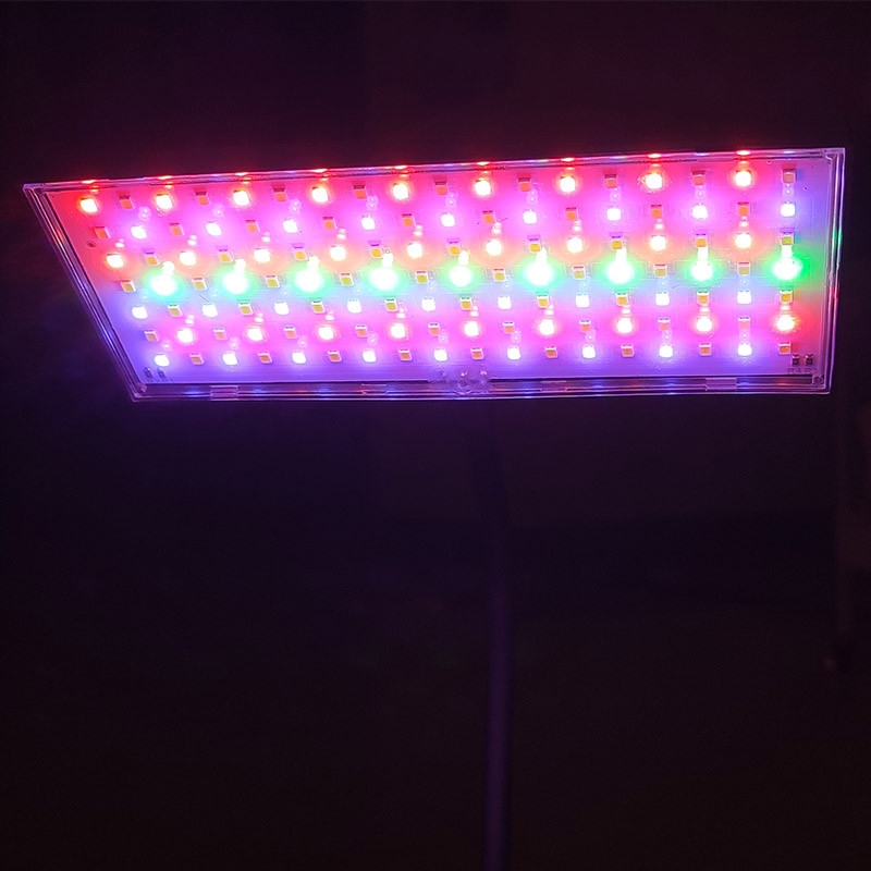 Lampada per acquario regolabil - Aquarium Plant Iron recensione e prezzo
